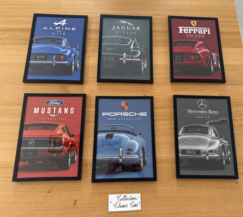 Les 6 cadres noirs du lot Classic Cars, présentés ensemble